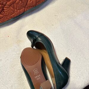 Elegant Green Leather Heels
